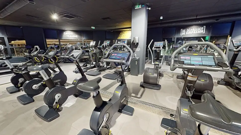 Vélo droit - Fitness Park Montpellier Odysseum