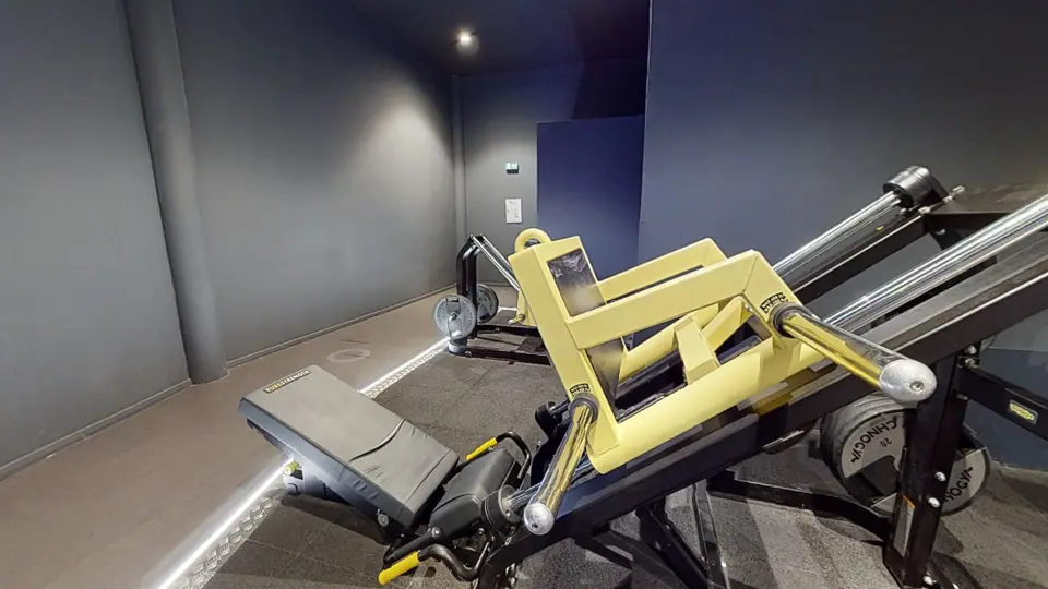Pure Linear Leg Press - Fitness Park Montpellier Odysseum