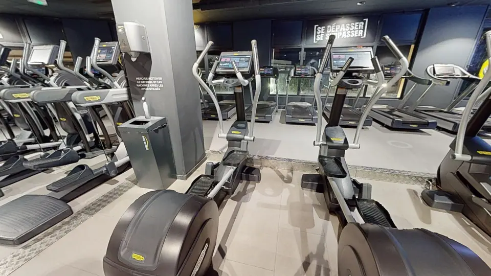 Vélo elliptique - Fitness Park Montpellier Odysseum
