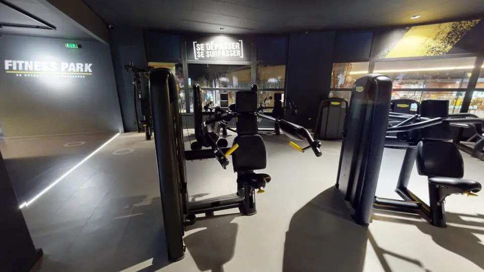 Delts Machine - Fitness Park Montpellier Odysseum