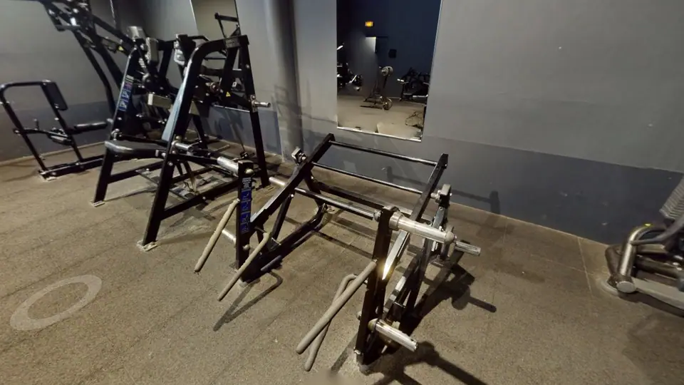 Ground Base Squat Lunge - Fitness Park Montpellier Odysseum