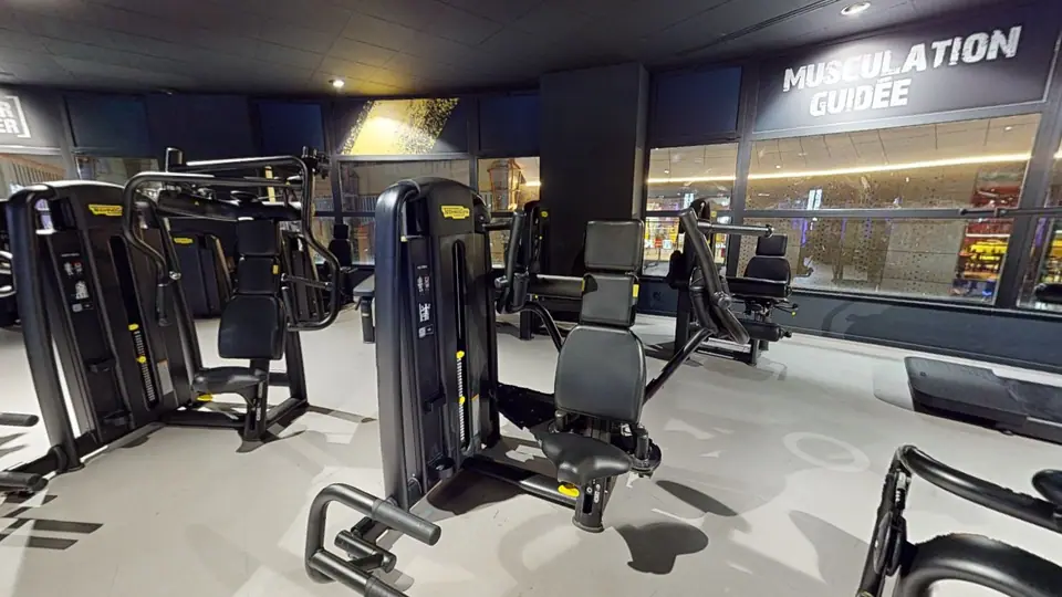 Pectoral Machine - Fitness Park Montpellier Odysseum